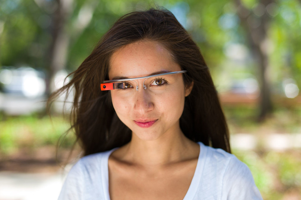 Проект Google Glass жив и переименован в Project Aura