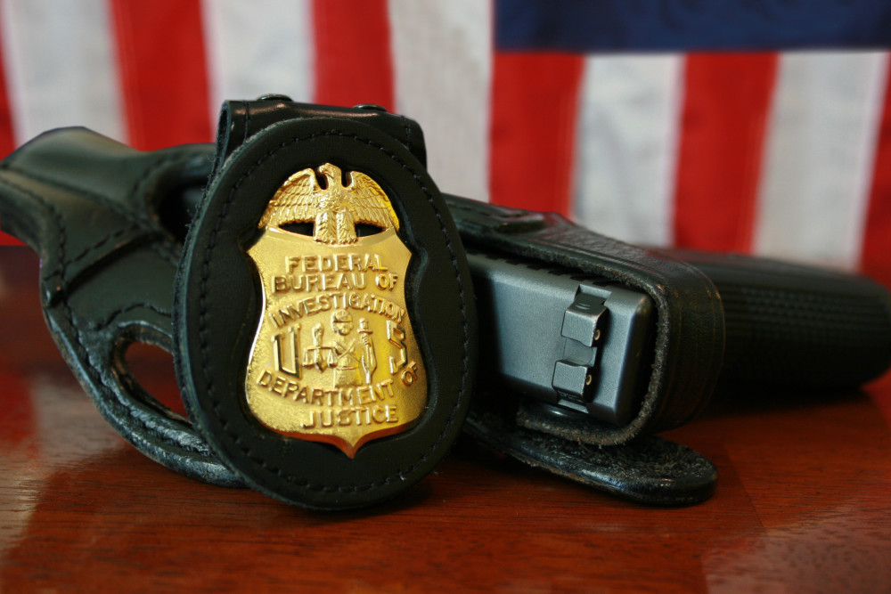 FBI_Badge__gun-1000x667.jpg