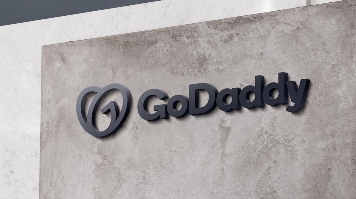 Хакеры взломали GoDaddy и оставались в системах компании несколько лет