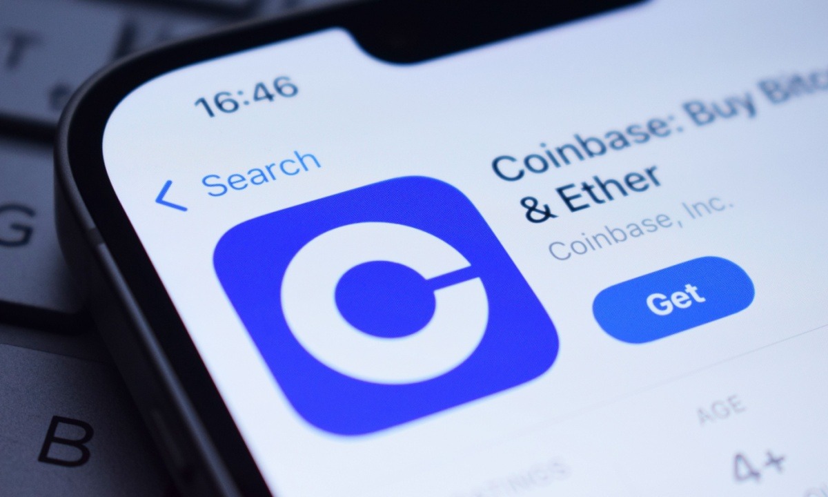 В руки хакеров попали данные 70 000 пользователей Coinbase