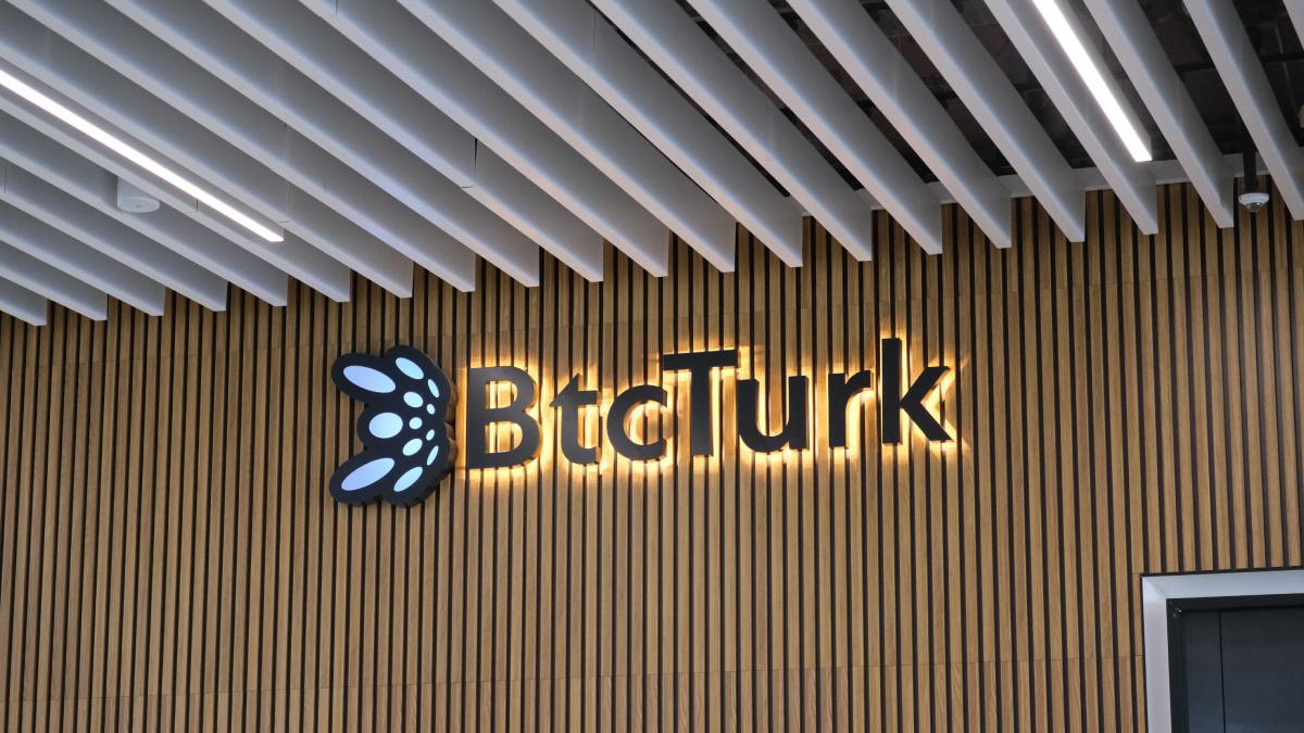 Турецкая криптобиржа BtcTurk приостановила работу из-за возможной кражи 49 млн долларов